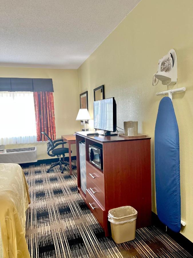 Quality Inn & Suites Wisconsin Dells Downtown - Waterparks Area Exterior foto