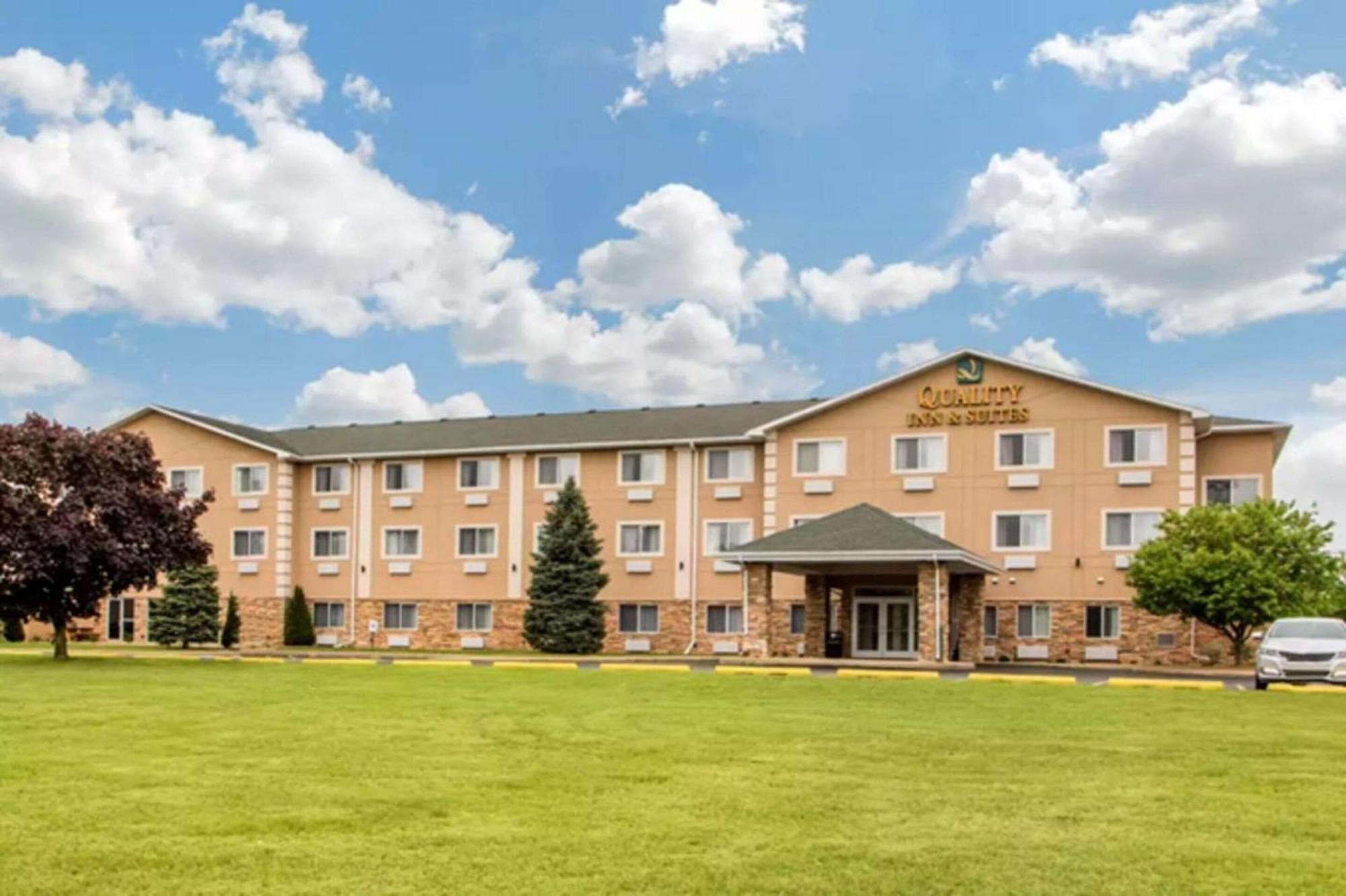 Quality Inn & Suites Wisconsin Dells Downtown - Waterparks Area Exterior foto